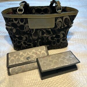 Coach Black and Gray Signature Optic Gallery Tote